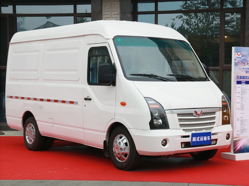 五菱物流廂式貨車(chē)